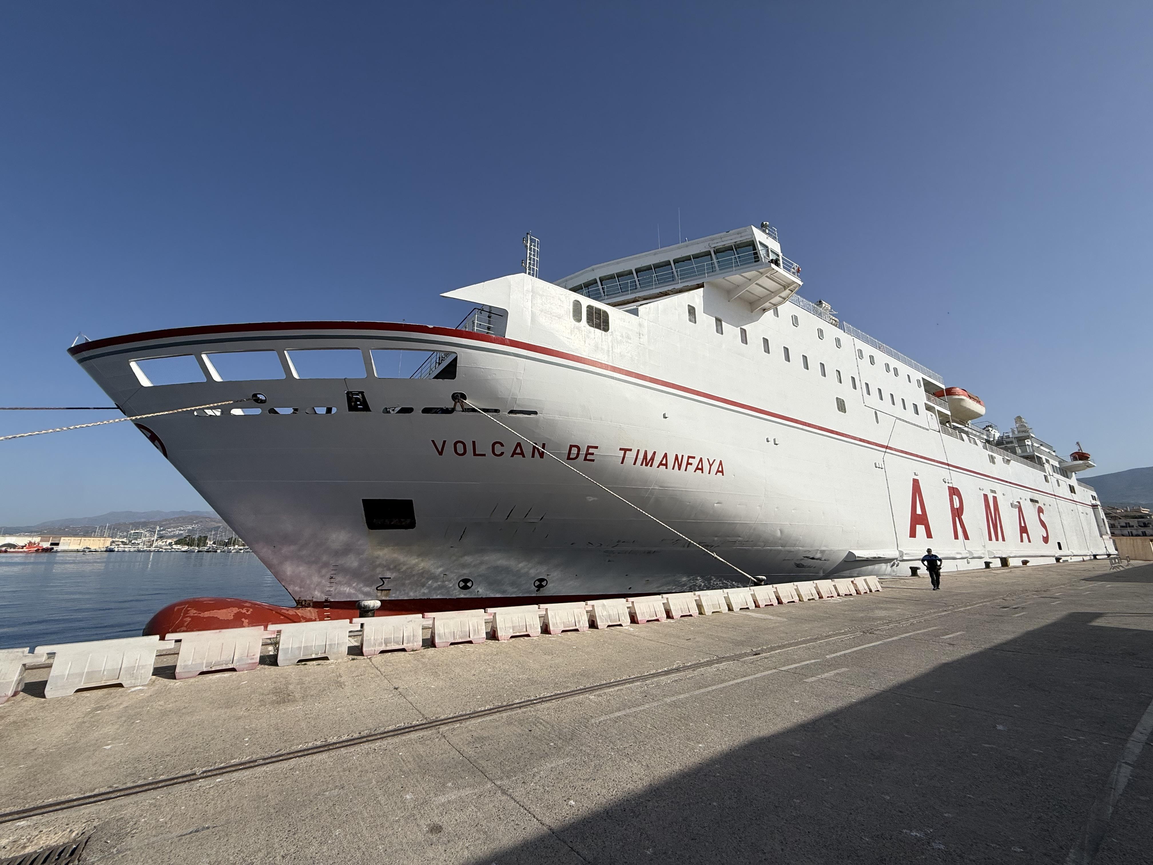 El buque Volcán de Timanfaya se incorpora a las conexiones marítimas de Motril - Noticia Puerto de motril